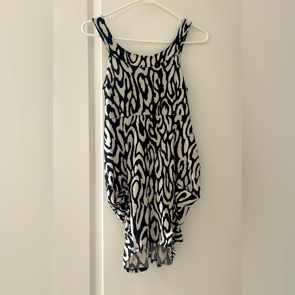 Black and White Modern Top.